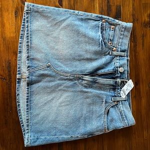 Brand new never worn - Levi’s jean skirt